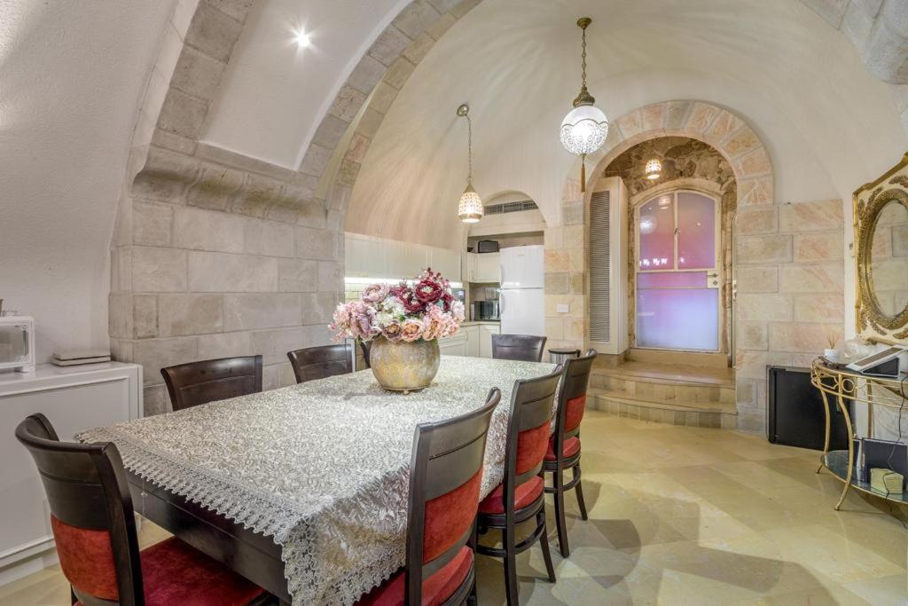 Western Wall Luxury House Yerusalem Bagian luar foto