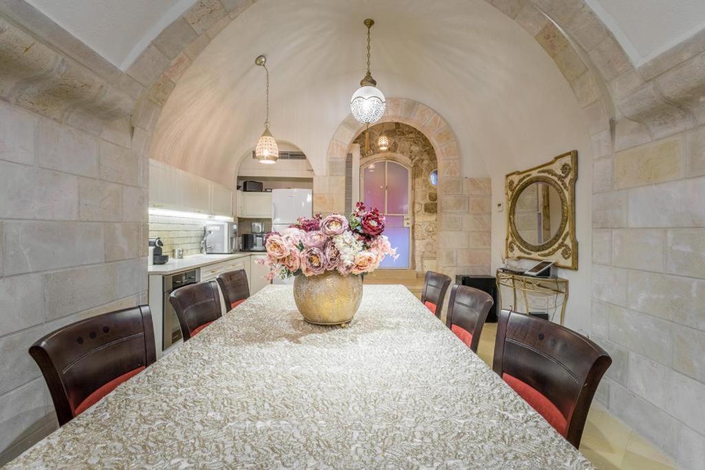 Western Wall Luxury House Yerusalem Bagian luar foto